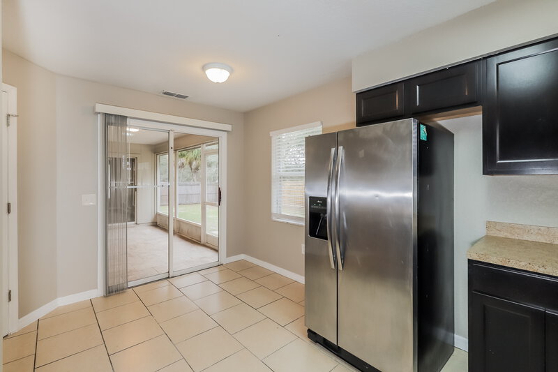 2,050/Mo, 366 Vineyard Dr Lakeland, FL 33809 Kitchen View 3