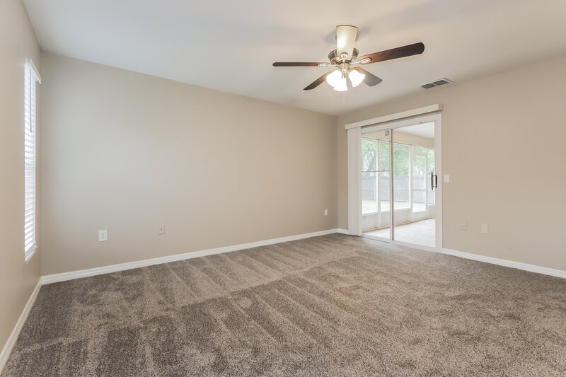 2,050/Mo, 366 Vineyard Dr Lakeland, FL 33809 Main Bedroom View