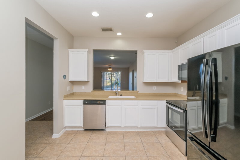 1,920/Mo, 14719 Wake Robin Dr Brooksville, FL 34604 Kitchen View