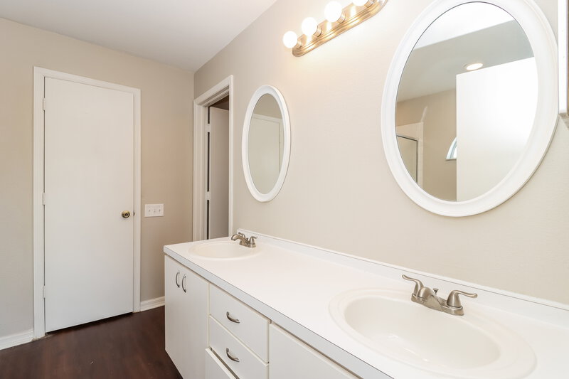 2,580/Mo, 11351 Calgary Cir Tampa, FL 33624 Main Bathroom View