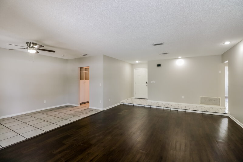1,770/Mo, 12547 Eddington Rd Spring Hill, FL 34609 Living Room View