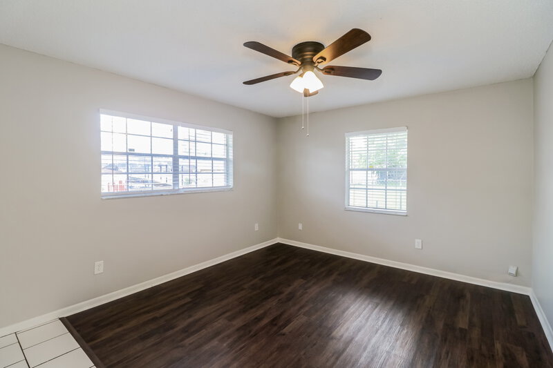 1,770/Mo, 12547 Eddington Rd Spring Hill, FL 34609 Main Bedroom View