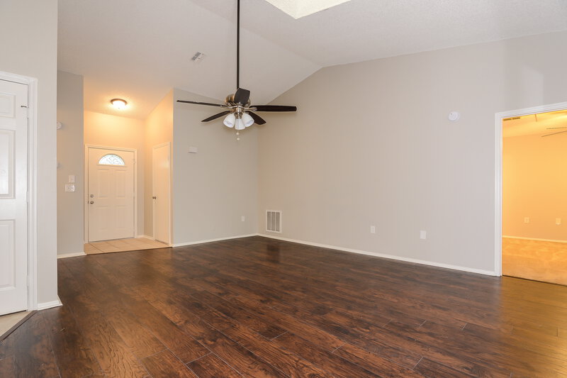 1,895/Mo, 10935 Livingston Dr New Port Richey, FL 34654 Living Room View