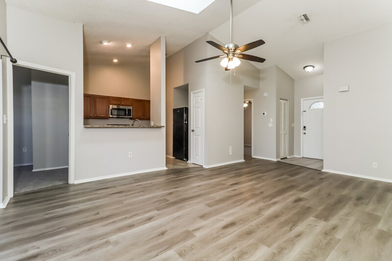 1,915/Mo, 10935 Livingston Dr New Port Richey, FL 34654 Living Room View 2