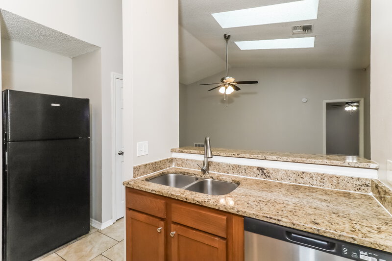 1,915/Mo, 10935 Livingston Dr New Port Richey, FL 34654 Kitchen View 2