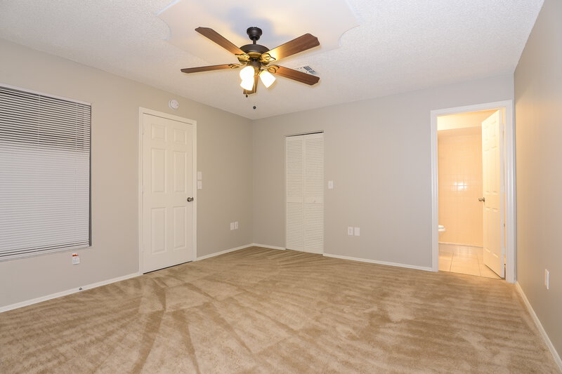 1,895/Mo, 10935 Livingston Dr New Port Richey, FL 34654 Master Bedroom View