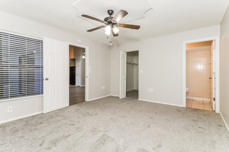 1,915/Mo, 10935 Livingston Dr New Port Richey, FL 34654 Main Bedroom View