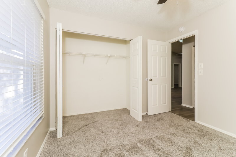 1,915/Mo, 10935 Livingston Dr New Port Richey, FL 34654 Bedroom View