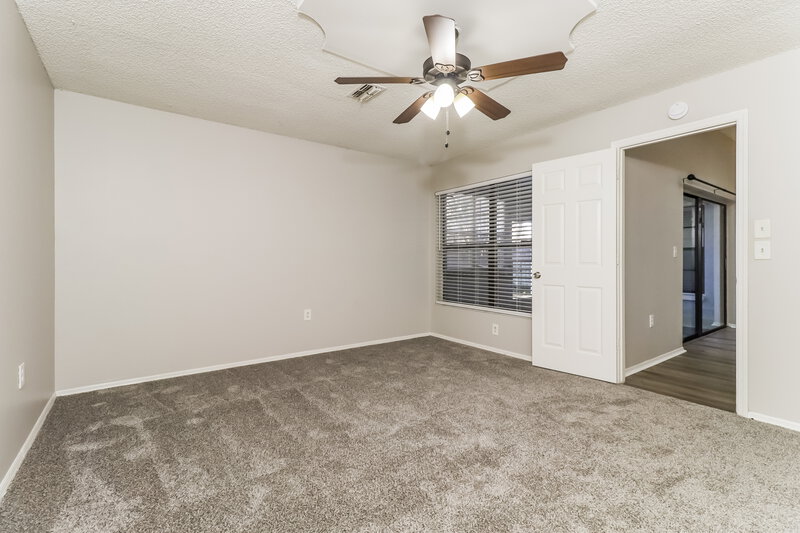 1,915/Mo, 10935 Livingston Dr New Port Richey, FL 34654 Bedroom View 2