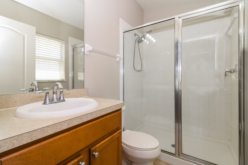 3,200/Mo, 12605 White Bluff Rd Hudson, FL 34669 Main Bathroom View