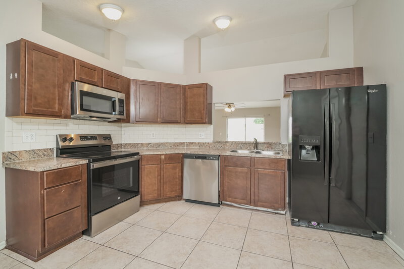 1,770/Mo, 7446 Briarbay Loop Lakeland, FL 33810 Kitchen View