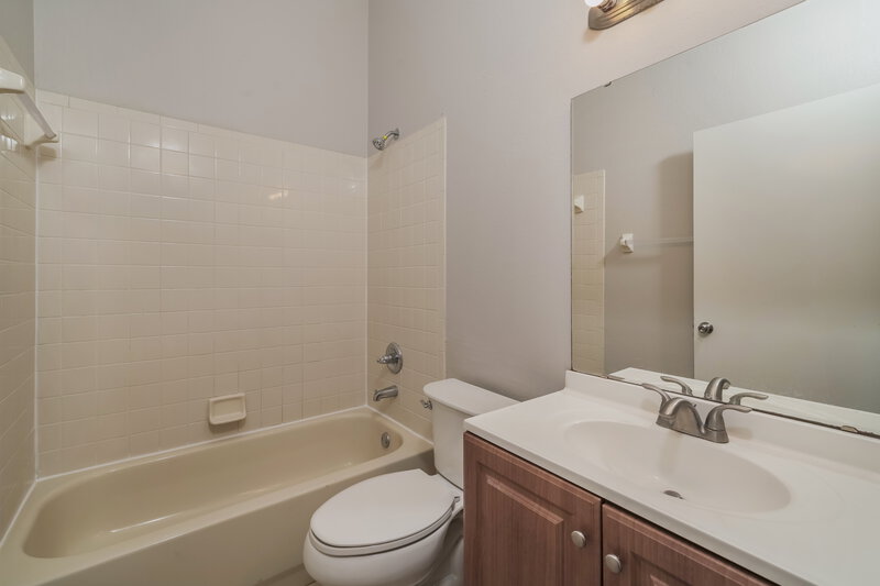 1,770/Mo, 7446 Briarbay Loop Lakeland, FL 33810 Bathroom View