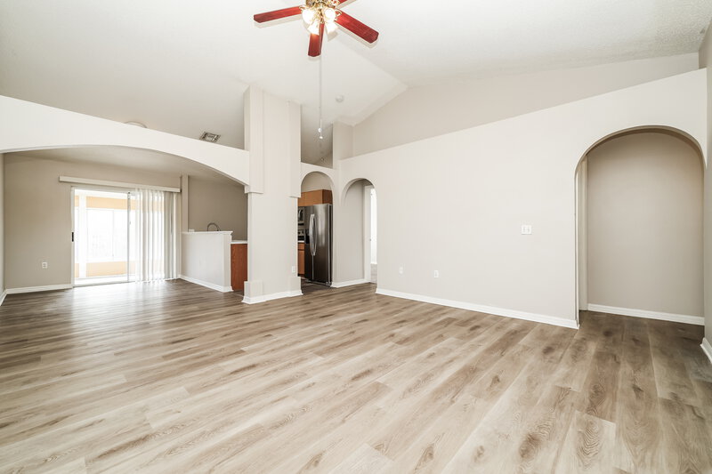 2,065/Mo, 6215 Cannoli Pl Riverview, FL 33578 Living Room View 2