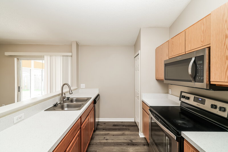 2,065/Mo, 6215 Cannoli Pl Riverview, FL 33578 Kitchen View