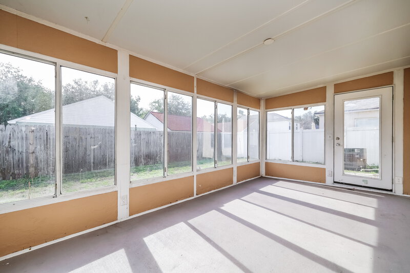 2,065/Mo, 6215 Cannoli Pl Riverview, FL 33578 Sun Room View