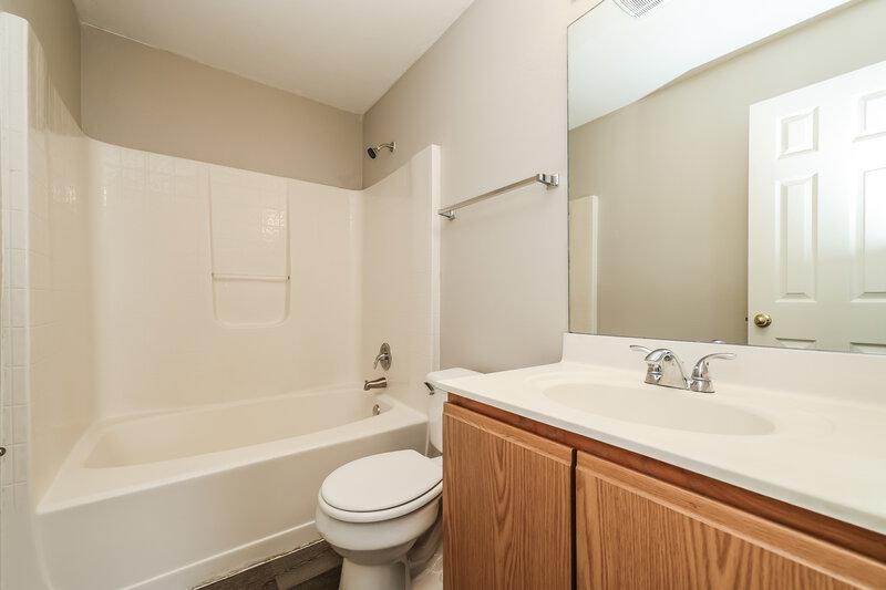 2,065/Mo, 6215 Cannoli Pl Riverview, FL 33578 Bathroom View