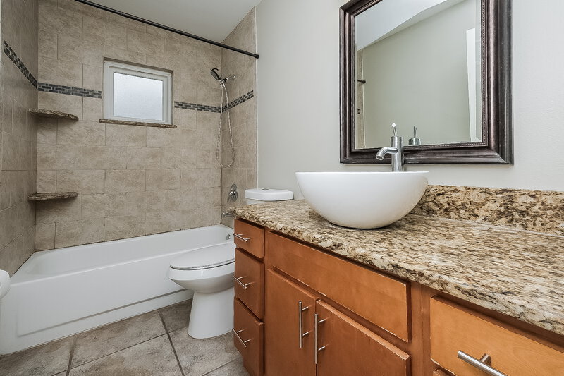 2,615/Mo, 1808 Rudder Dr Valrico, FL 33594 Bathroom View