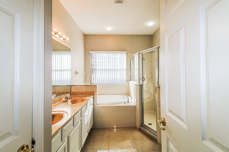 1,965/Mo, 4123 Beaumont Loop Spring Hill, FL 34609 Main Bathroom View