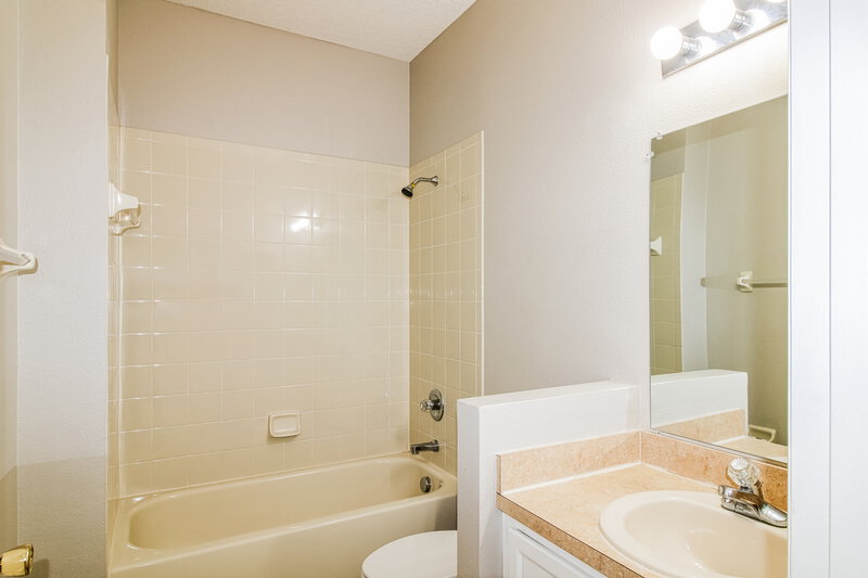 1,965/Mo, 4123 Beaumont Loop Spring Hill, FL 34609 Bathroom View