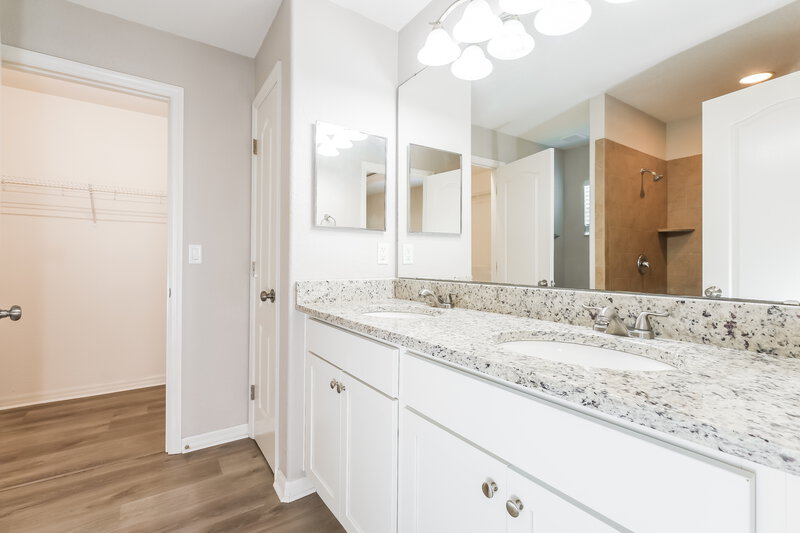 2,095/Mo, 6854 Glenbrook Dr Lakeland, FL 33811 Main Bathroom View