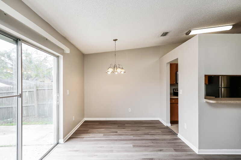 1,965/Mo, 317 Regal Park Dr Valrico, FL 33594 Dining Room View