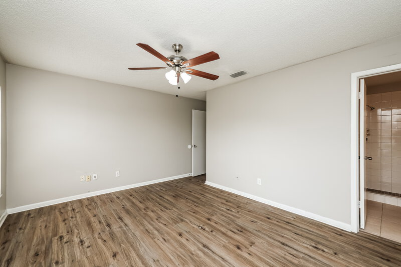 1,965/Mo, 317 Regal Park Dr Valrico, FL 33594 Main Bedroom View
