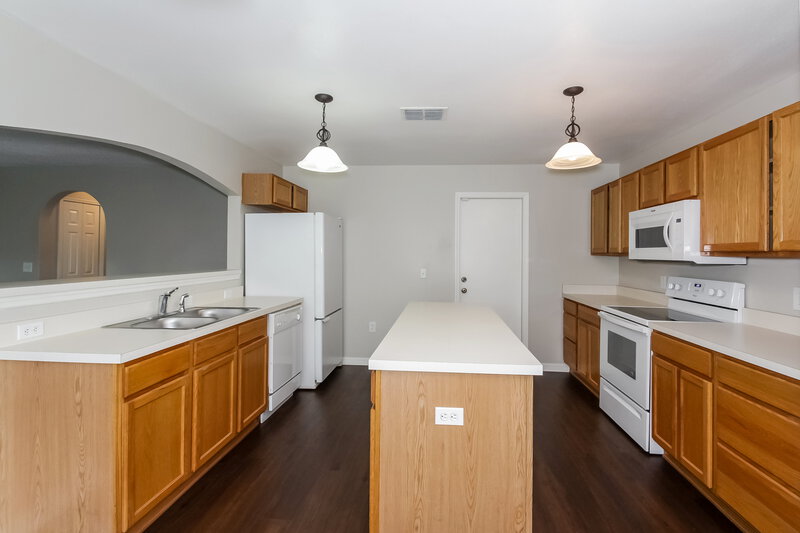 2,405/Mo, 13518 Padron Ct Riverview, FL 33579 Kitchen View