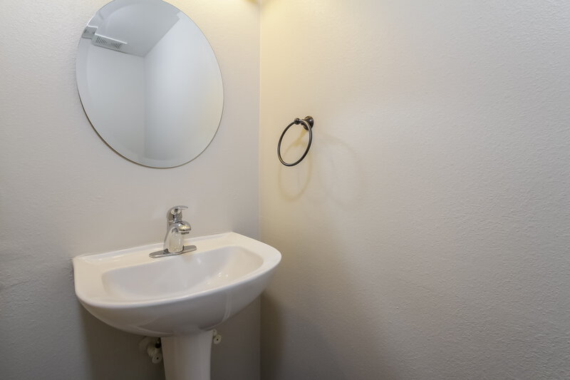 2,405/Mo, 13518 Padron Ct Riverview, FL 33579 Powder Room View