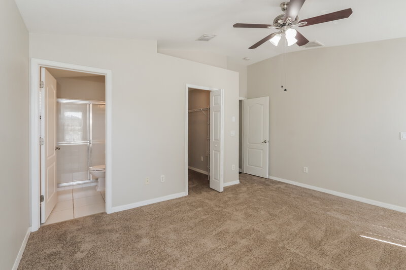 1,925/Mo, 12410 White Bluff Rd Hudson, FL 34669 Main Bedroom View