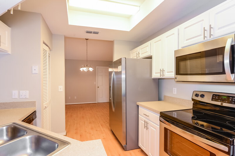 2,275/Mo, 2304 Tioga Dr Land O Lakes, FL 34639 Kitchen View