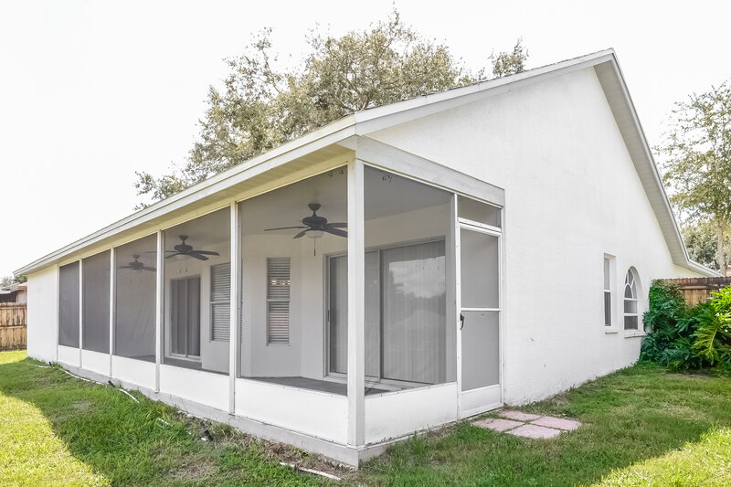 2,275/Mo, 2304 Tioga Dr Land O Lakes, FL 34639 Rear View