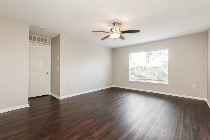 2,015/Mo, 1707 Alhambra Crest Dr Ruskin, FL 33570 Main Bedroom View 2