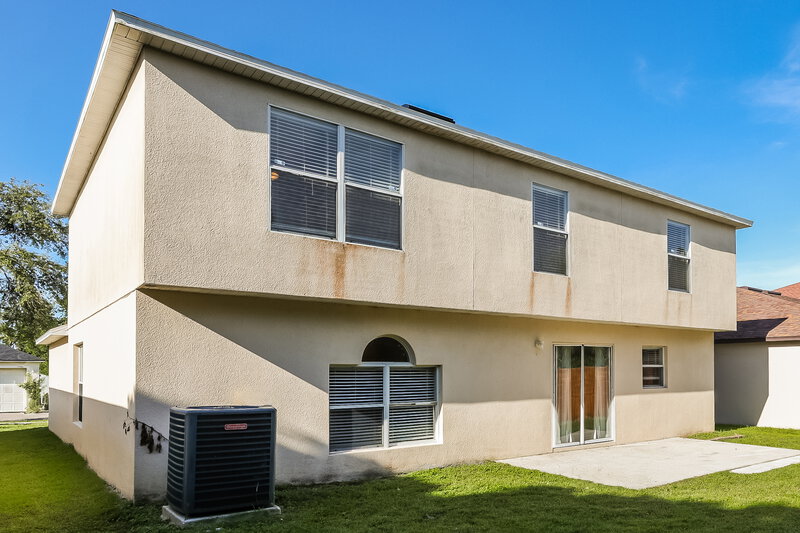 2,015/Mo, 1707 Alhambra Crest Dr Ruskin, FL 33570 Rear View