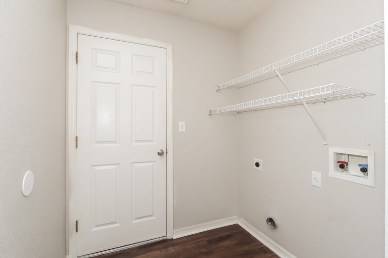 2,115/Mo, 3075 Sire Trl Lakeland, FL 33811 Laundry Room View