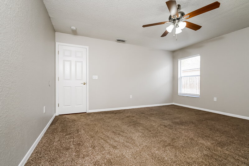2,270/Mo, 131 Winston Manor Cir Seffner, FL 33584 Main Bedroom View 2