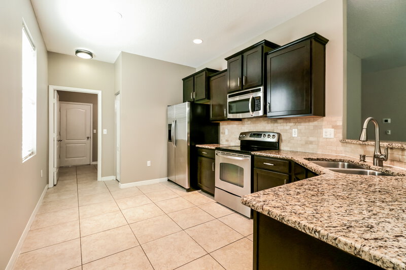 2,060/Mo, 36146 Laguna Hills Cir Zephyrhills, FL 33541 Kitchen View 2