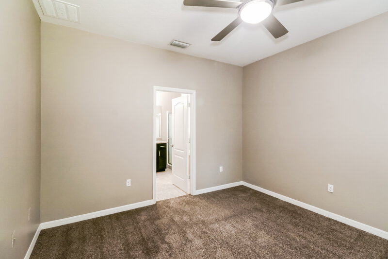 2,060/Mo, 36146 Laguna Hills Cir Zephyrhills, FL 33541 Main Bedroom View