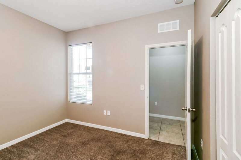 2,060/Mo, 36146 Laguna Hills Cir Zephyrhills, FL 33541 Bedroom View