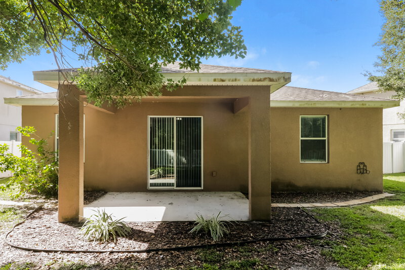 2,060/Mo, 36146 Laguna Hills Cir Zephyrhills, FL 33541 Rear View