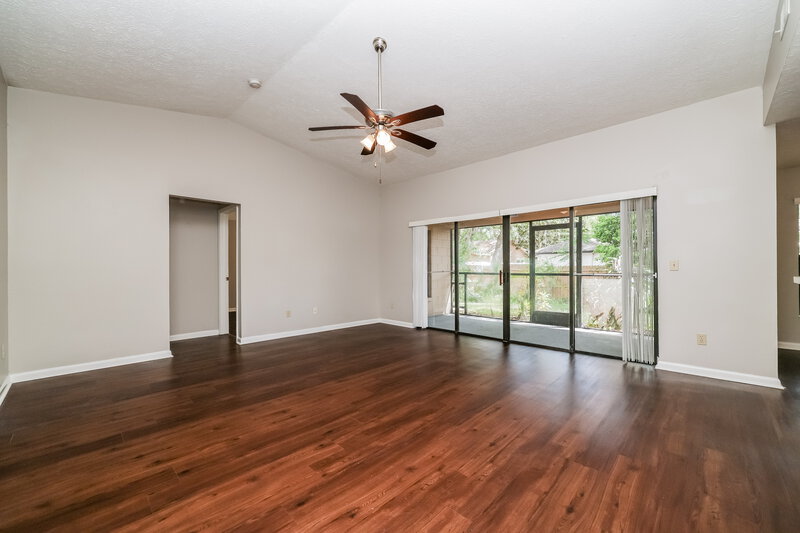 2,485/Mo, 2303 Willow Branch Ave Lutz, FL 33549 Family Room View