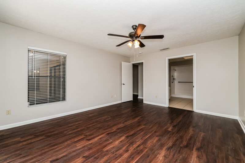 2,485/Mo, 2303 Willow Branch Ave Lutz, FL 33549 Main Bedroom View 2