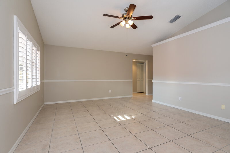 2,035/Mo, 10013 Cedar Dune Dr Tampa, FL 33624 Living Room View 2