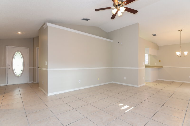2,035/Mo, 10013 Cedar Dune Dr Tampa, FL 33624 Living Room View 3