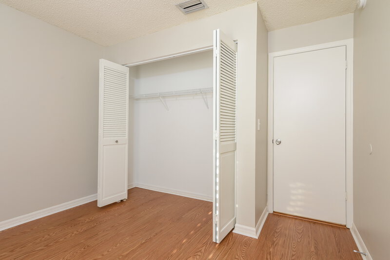 2,035/Mo, 10013 Cedar Dune Dr Tampa, FL 33624 Bedroom View 2