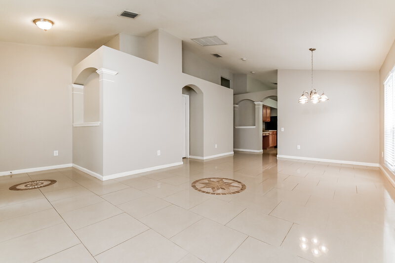 2,335/Mo, 11427 Misty Isle Ln Riverview, FL 33579 Living Room View 2