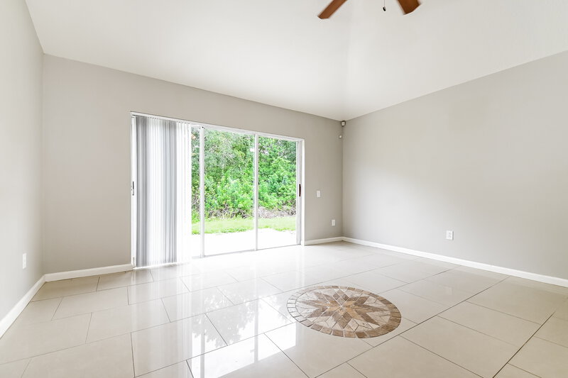 2,335/Mo, 11427 Misty Isle Ln Riverview, FL 33579 Dining Room View 2