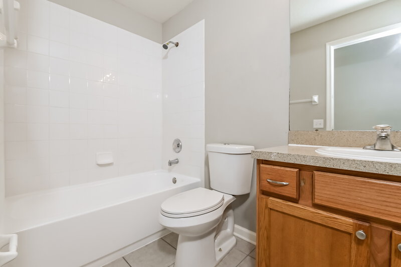 2,335/Mo, 11427 Misty Isle Ln Riverview, FL 33579 Bathroom View