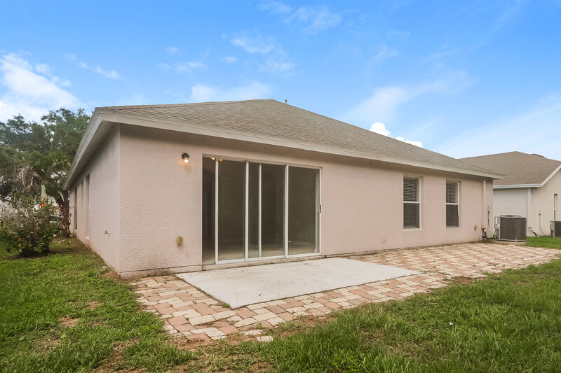 2,205/Mo, 11427 Misty Isle Ln Riverview, FL 33579 Rear View