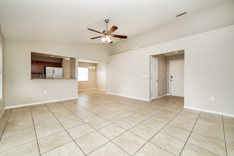 2,135/Mo, 2937 Coach Lamp Rd Mulberry, FL 33860 Living Room View 3