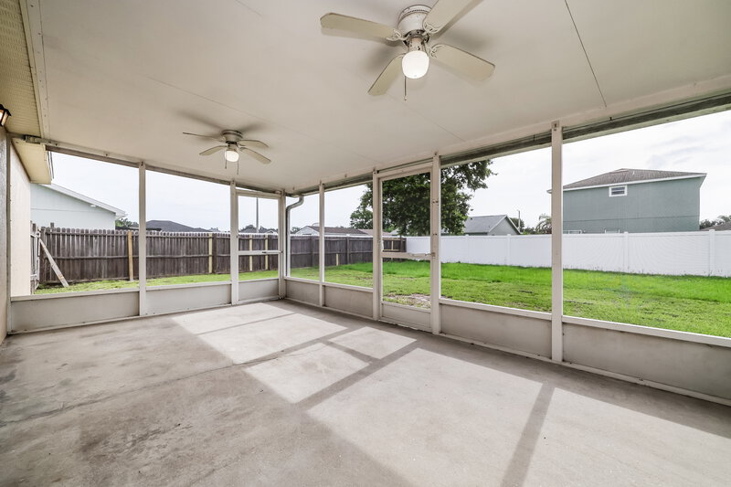 2,135/Mo, 2937 Coach Lamp Rd Mulberry, FL 33860 Sun Room View